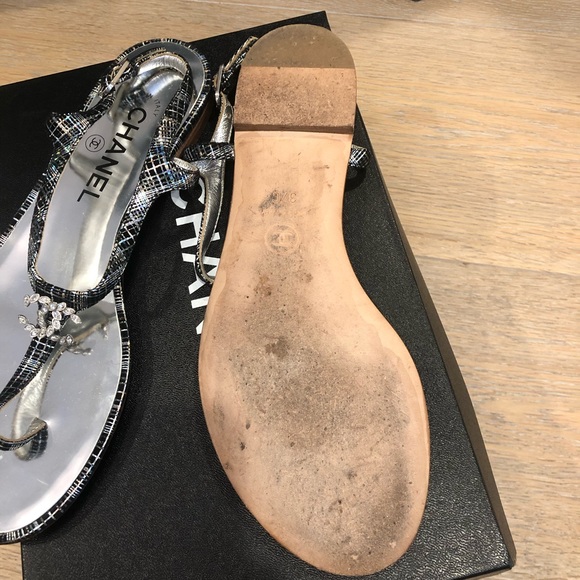 ❌SOLD❌ Chanel Crystal Thong Sandals - Picture 5 of 8